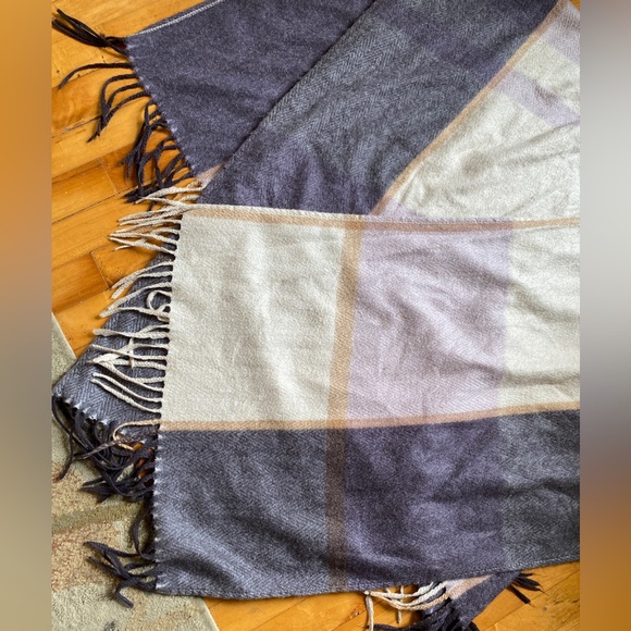 Woolrich Purple Plaid Wrap- One Size - Picture 3 of 3